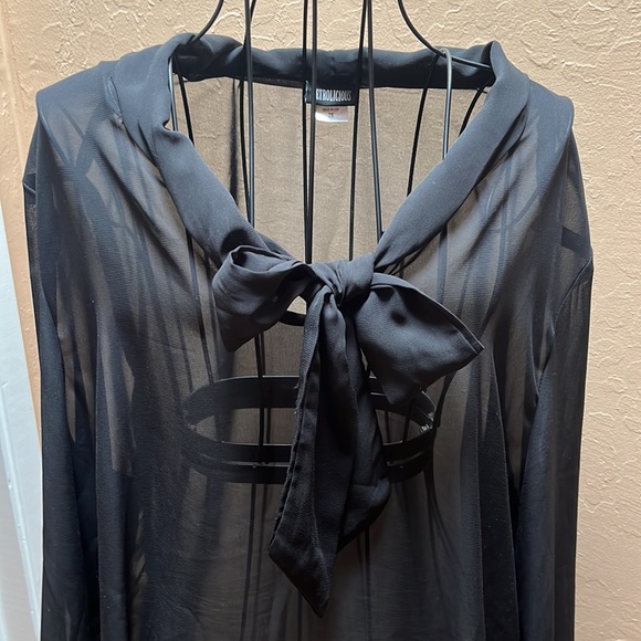 Retrolicious sheer blouse bow tie - Picture 2 of 3